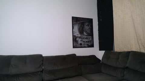 Snapshot of bestmuscle chatting on 11/16/25, 02:28 bestmuscle online show from 11/16/25, 02:28