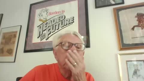 Snapshot of bestshot1951 chatting on 09/15/25, 02:06 bestshot1951 online show from 09/15/25, 02:06
