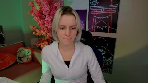 Snapshot of bethanycloud chatting on 11/18/25, 05:45 Bethany online show from 11/18/25, 05:45