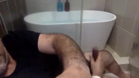 Snapshot of betoooox chatting on 10/22/25, 11:04 Virtual Gentleman online show from 10/22/25, 11:04