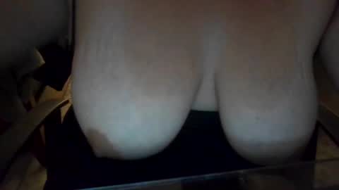 Snapshot of betsysjuggs chatting on 09/20/25, 03:40 betsysjuggs online show from 09/20/25, 03:40