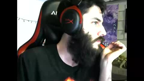 Snapshot of bettersweetthensour chatting on 11/21/25, 01:32 bettersweetthensour online show from 11/21/25, 01:32