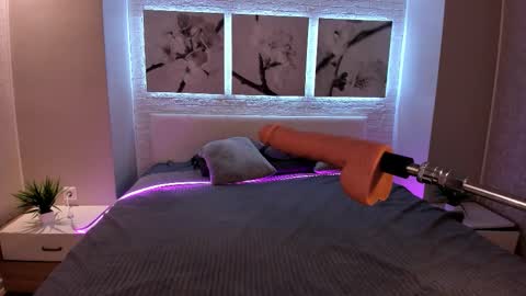 Snapshot of bettyrouse chatting on 10/11/25, 08:40 Betty online show from 10/11/25, 08:40