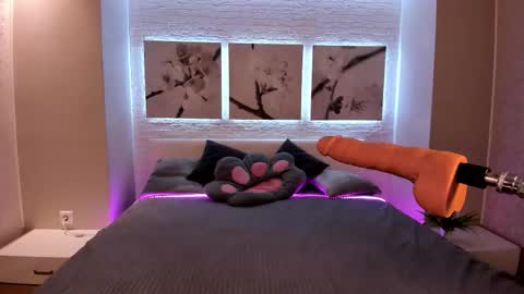 Snapshot of bettyrouse chatting on 10/17/25, 08:33 Betty online show from 10/17/25, 08:33