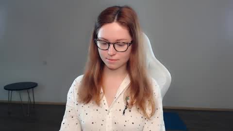 Snapshot of bettystar_ chatting on 12/10/24, 10:16 Betty online show from 12/10/24, 10:16