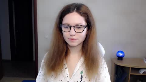 Snapshot of bettystar_ chatting on 01/27/25, 07:13 Betty online show from 01/27/25, 07:13