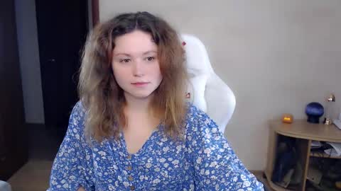 Snapshot of bettystar_ chatting on 09/20/25, 05:03 Betty online show from 09/20/25, 05:03