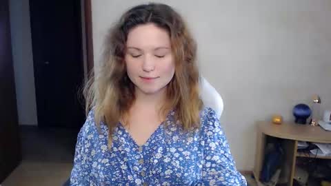 Snapshot of bettystar_ chatting on 10/09/25, 09:35 Betty online show from 10/09/25, 09:35