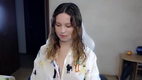 Snapshot of bettystar_ chatting on 10/11/25, 09:35 Betty online show from 10/11/25, 09:35