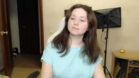 Snapshot of bettystar_ chatting on 10/21/25, 08:42 Betty online show from 10/21/25, 08:42