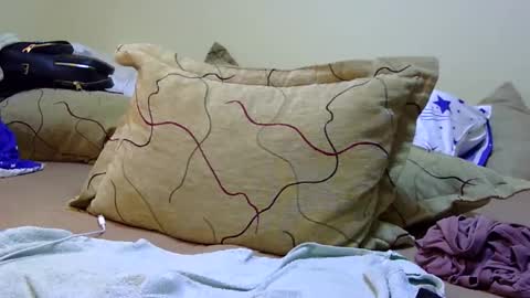 Snapshot of bety25 chatting on 11/19/25, 03:01 bety25 online show from 11/19/25, 03:01