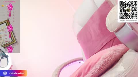 Nicolle Aviles online show from 01/10/25, 05:58