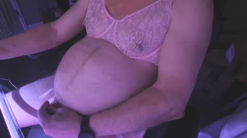 Snapshot of bi_chubby_sub61 chatting on 12/15/24, 08:08 Redmoon online show from 12/15/24, 08:08