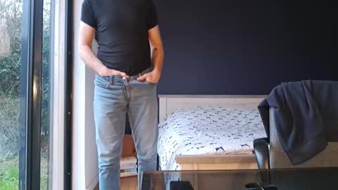 Snapshot of bi_french69 chatting on 01/01/25, 02:52 My name is David and if you like public exhibitions you wont be disappointed with me LoL - My favorite vibes is 44 online show from 01/01/25, 02:52