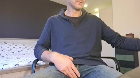 Snapshot of bi_french69 chatting on 01/03/25, 03:55 My name is David and if you like public exhibitions you wont be disappointed with me LoL - My favorite vibes is 44 online show from 01/03/25, 03:55