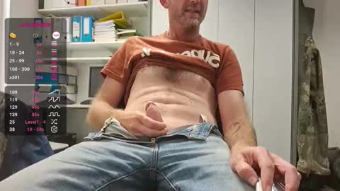 Snapshot of bi_french69 chatting on 09/24/25, 04:32 My name is David and if you like public exhibitions you wont be disappointed with me LoL - My favorite vibes is 44 online show from 09/24/25, 04:32