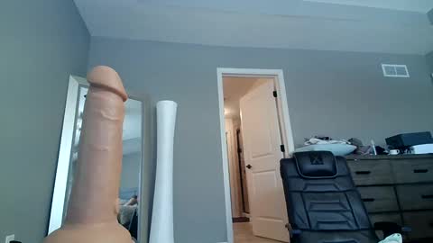 Snapshot of bi_sexualmilf chatting on 12/12/24, 04:10 Bi sexualmilf Fansly online show from 12/12/24, 04:10