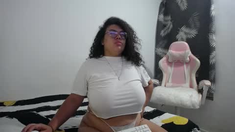 Snapshot of bianca_boobs chatting on 02/07/25, 10:40 Bianca Tuesday to Sunday from 2am to 6am UTC-5 online show from 02/07/25, 10:40