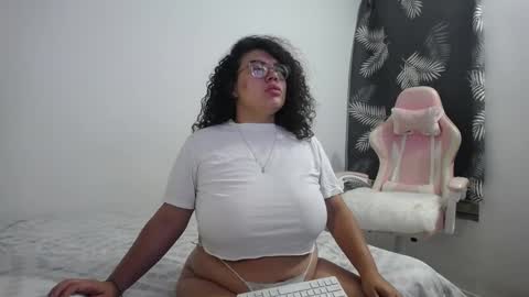 Snapshot of bianca_boobs chatting on 02/11/25, 07:54 Bianca Tuesday to Sunday from 2am to 6am UTC-5 online show from 02/11/25, 07:54