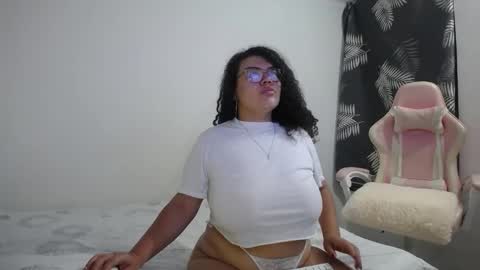 Snapshot of bianca_boobs chatting on 09/25/25, 09:24 Bianca Tuesday to Sunday from 2am to 6am UTC-5 online show from 09/25/25, 09:24