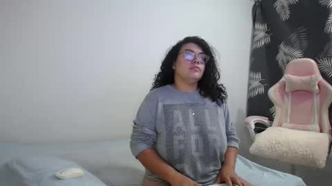 Snapshot of bianca_boobs chatting on 10/18/25, 09:21 Bianca Tuesday to Sunday from 2am to 6am UTC-5 online show from 10/18/25, 09:21