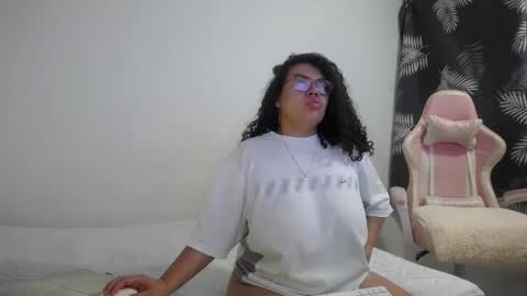 Snapshot of bianca_boobs chatting on 10/25/25, 09:17 Bianca Tuesday to Sunday from 2am to 6am UTC-5 online show from 10/25/25, 09:17