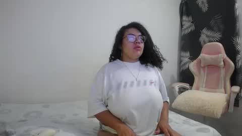 Snapshot of bianca_boobs chatting on 10/30/25, 09:22 Bianca Tuesday to Sunday from 2am to 6am UTC-5 online show from 10/30/25, 09:22