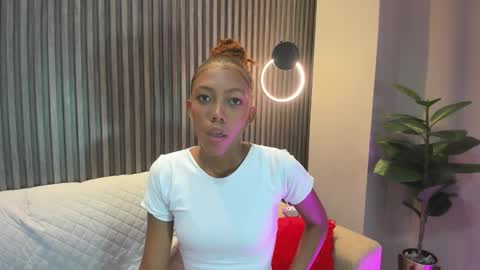 biancaa__18 online show from 10/26/25, 11:38