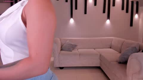 Snapshot of biancapierce_ chatting on 10/14/25, 11:11 Bianca Pierce online show from 10/14/25, 11:11