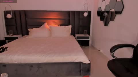 Snapshot of biancapierce_ chatting on 10/24/25, 11:39 Bianca Pierce online show from 10/24/25, 11:39