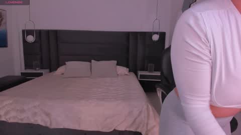 Snapshot of biancapierce_ chatting on 11/09/25, 12:14 Bianca Pierce online show from 11/09/25, 12:14