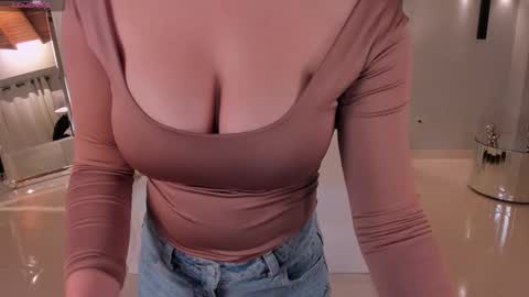 Snapshot of biancapierce_ chatting on 11/12/25, 11:43 Bianca Pierce online show from 11/12/25, 11:43