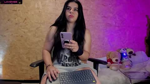 Snapshot of biancastrongg chatting on 03/04/25, 02:27 Biancastrong.. IGThebiancastrong online show from 03/04/25, 02:27