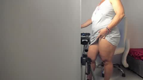 Snapshot of bibiana_js_ chatting on 10/23/25, 11:53 bibiana_js_ online show from 10/23/25, 11:53