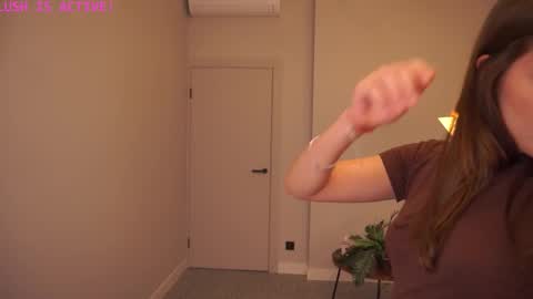 Ophelia online show from 10/22/25, 07:02