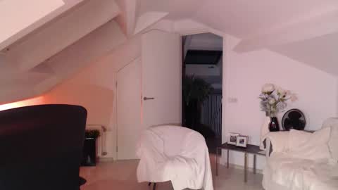 Snapshot of bickel chatting on 11/09/25, 05:50 Bickel online show from 11/09/25, 05:50