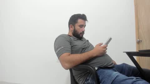 Snapshot of big_dad69 chatting on 10/05/25, 01:59 Tommy online show from 10/05/25, 01:59