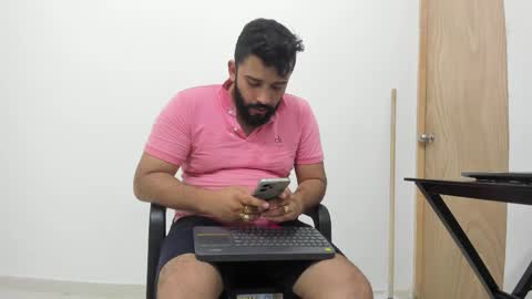 Snapshot of big_dad69 chatting on 11/16/25, 04:12 Tommy online show from 11/16/25, 04:12