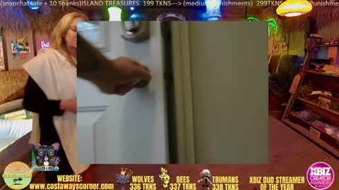Snapshot of bigbananamilfshake chatting on 01/21/25, 07:47 Mya and Angelo online show from 01/21/25, 07:47