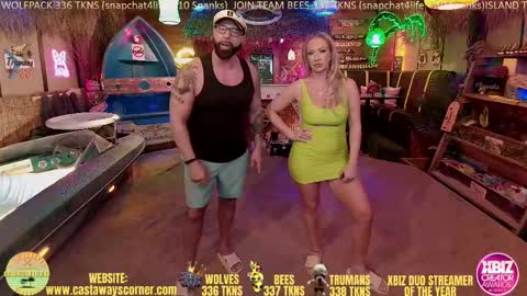 Snapshot of bigbananamilfshake chatting on 03/02/25, 04:39 Mya and Angelo online show from 03/02/25, 04:39