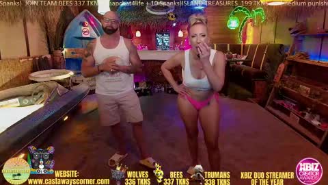 Snapshot of bigbananamilfshake chatting on 09/09/25, 04:45 Mya and Angelo online show from 09/09/25, 04:45