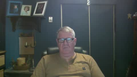 Snapshot of bigbeerdrinker1 chatting on 01/23/25, 04:26 bigbeerdrinker online show from 01/23/25, 04:26