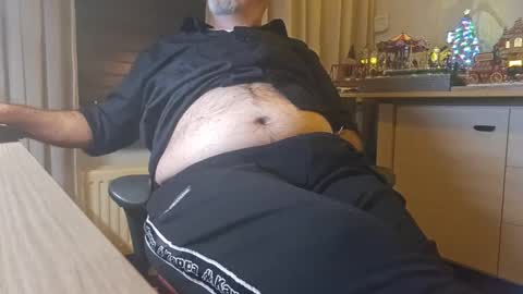 Snapshot of bigbibear88 chatting on 12/24/24, 07:44 bigbibear88 online show from 12/24/24, 07:44