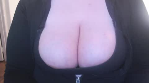 bigbittiesandfun online show from 01/20/25, 02:11