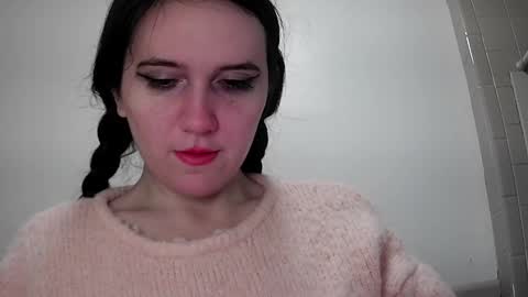 Isabella online show from 12/20/24, 11:58