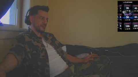 Jon - Im Straight online show from 10/30/25, 07:36