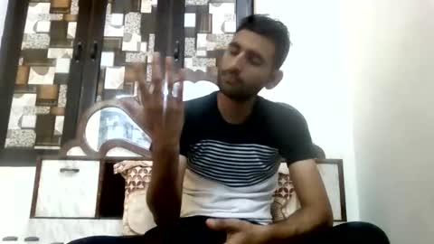 akash online show from 11/17/25, 08:31