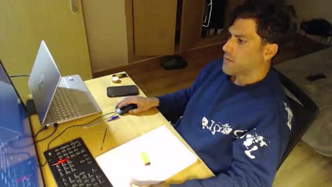 Snapshot of bigcokk34 chatting on 10/14/25, 06:42 bigcokk34 online show from 10/14/25, 06:42