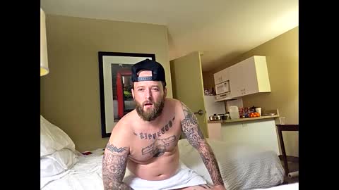 Snapshot of bigdickitalian137 chatting on 10/22/25, 05:08 bigdickitalian137 online show from 10/22/25, 05:08