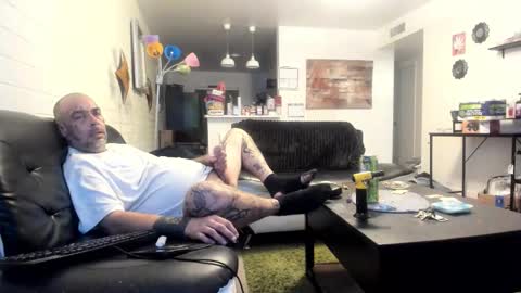 Snapshot of bigdickpiercedtattoos chatting on 10/10/25, 10:25 bigdickpiercedtattoos online show from 10/10/25, 10:25